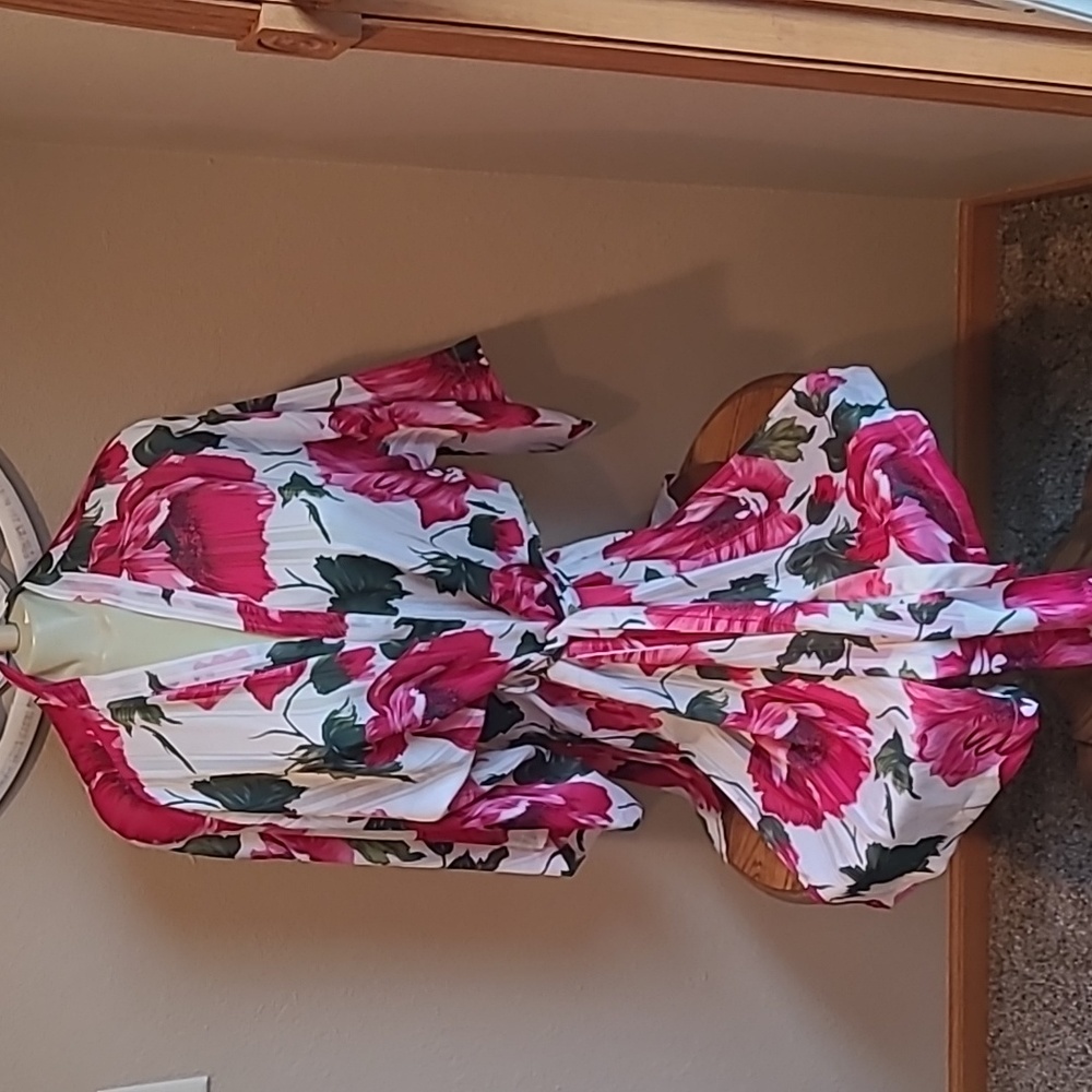 Vintage 1996 Victoria's Secret Gold Label one size floral robe